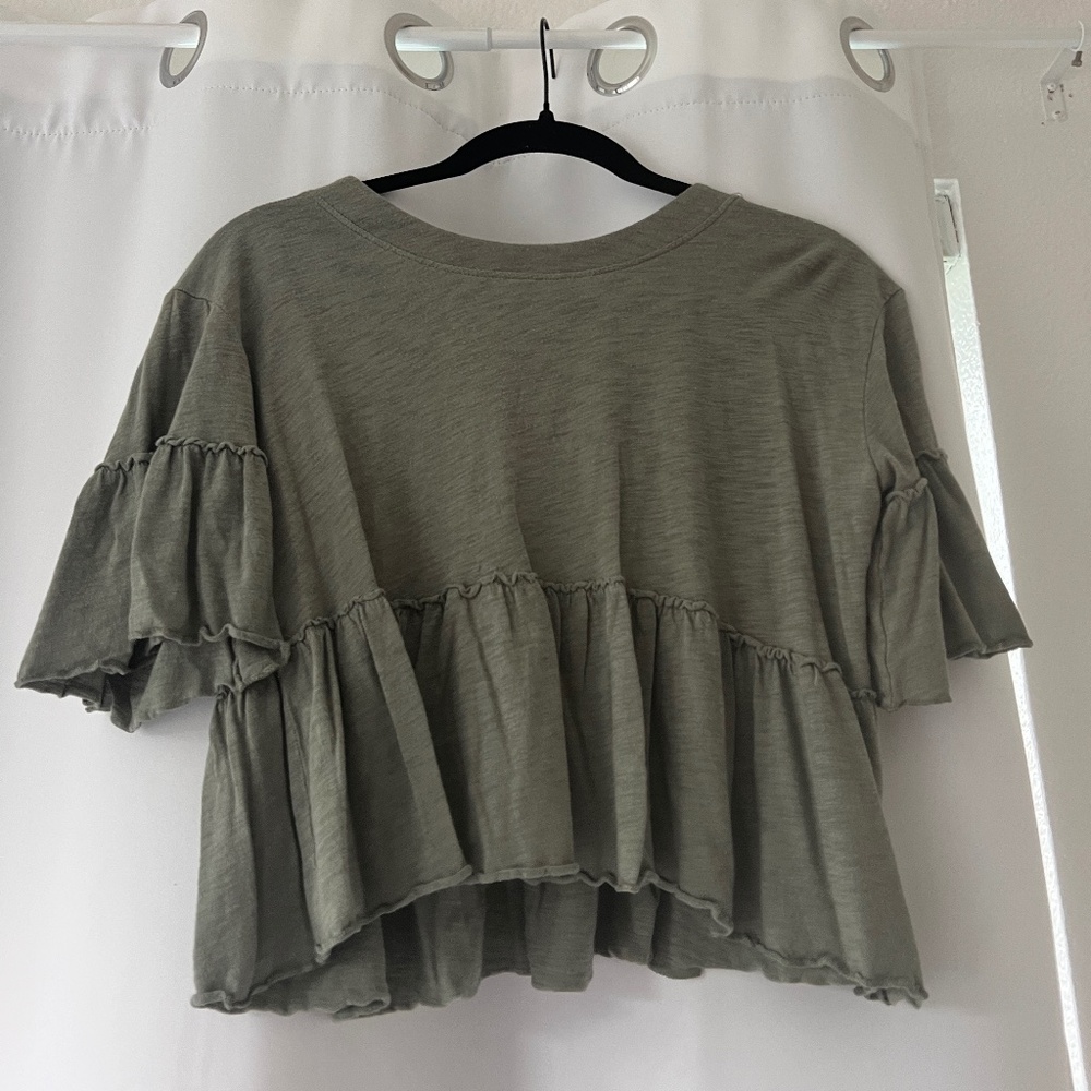 Ruffled cropped top